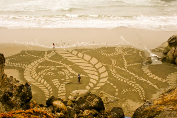 Sand paintings ศิลปะบนผืนทราย by Andres Amador