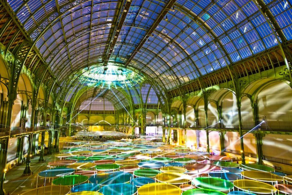 สีสันสุดอลังการ แกรนด์พาเลซ สถาปัตยกรรมแก้วที่ใหญ่ที่สุดในโลก