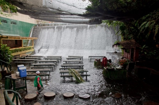 waterfall-restaurant