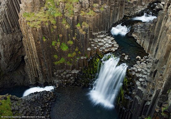 น้ำตกหินบะซอลต์ Litlanesfoss ไอซ์แลนด์