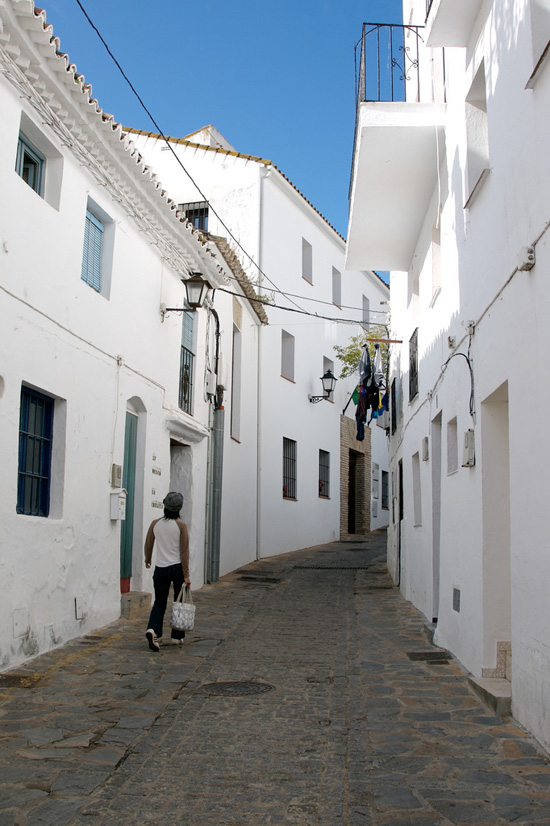 หมู่บ้านสีขาว เมืองคาซาเรส สเปน