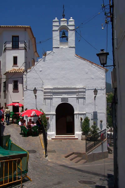 หมู่บ้านสีขาว เมืองคาซาเรส สเปน