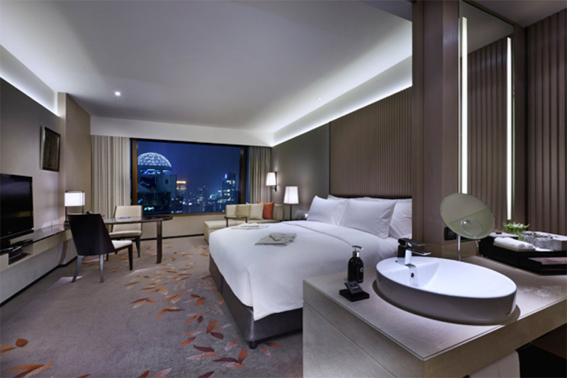 โรงแรม ดิ โอกุระ เพรสทีจ (The Okura Prestige Bangkok Hotels)