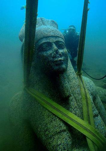 พิพิธภัณฑ์ใต้น้ำ ที่ ประเทศอียิปต์