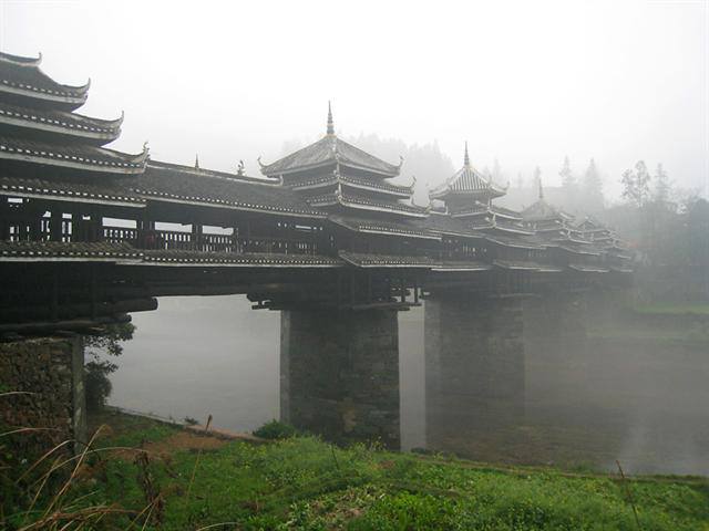 สะพานไม้ เมืองต้ง สวยที่สุดในจีน