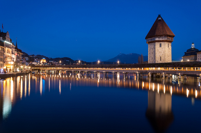เที่ยวสวิตเซอร์แลนด์ สะพานไม้ลูเซิร์น ชาเปล บริดจ์ (Chapel Bridge) สะพานไม้เก่าแก่ที่สุดในโลก