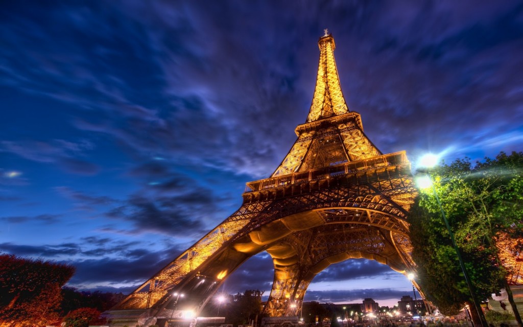 Eiffel-Tower-Paris-Wallpaper-2560x1600