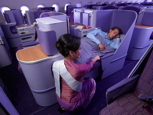 luxurious business class flight airlines airways สายการบิน ชั้นธุรกิจ หรูหรา การบินไทย Thai