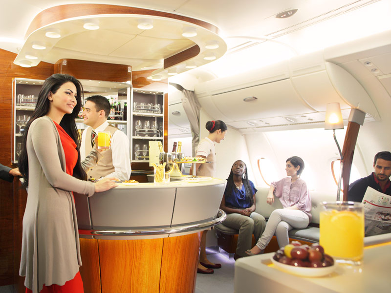 luxurious business class flight airlines airways สายการบิน ชั้นธุรกิจ หรูหรา เอมิเรตส์ emirates 
