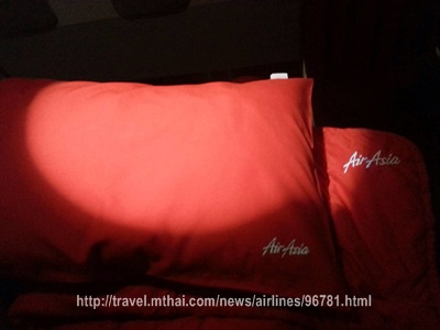 air-asia-x-business-class-cushion-blanket