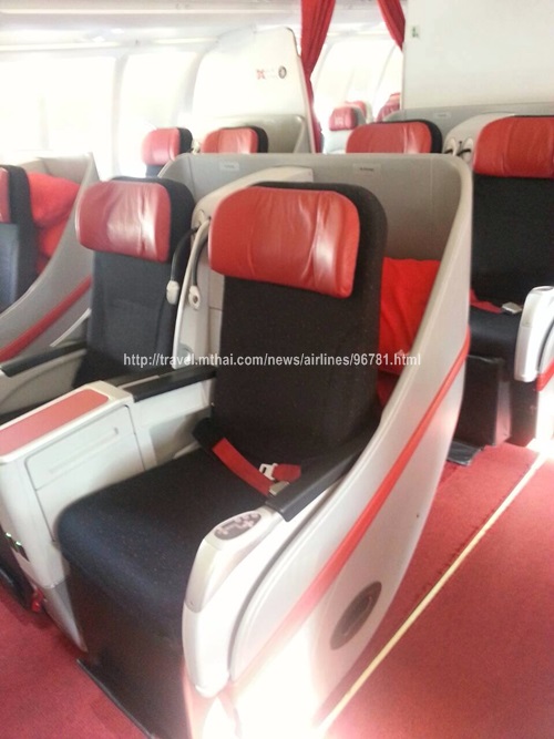 air-asia-x-business-class-seat-flatbed-1