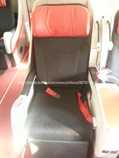 air-asia-x-business-class-seat-flatbed-2