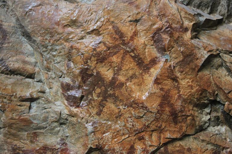 ค้นพบภาพสีบนหินอายุ 3,500 ปี