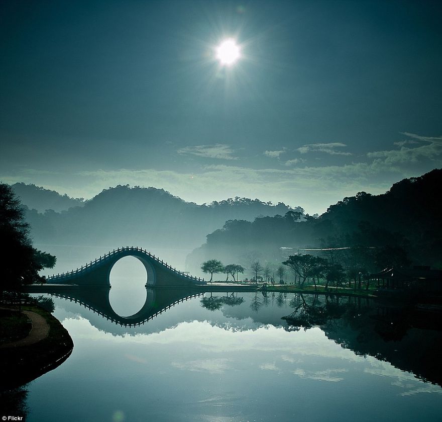 Moon Bridge – Taipei, Taiwan