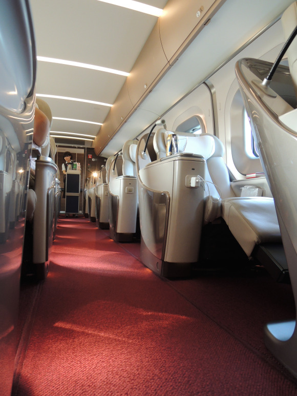 การเดินทางที่หรูหราด้วยรถไฟความเร็วสูงอาโอโมริแบบ First Class