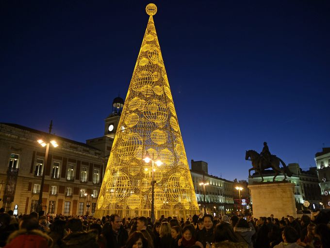 EPA-SPAIN-TRADITIONS-CHRISTMAS-TREE