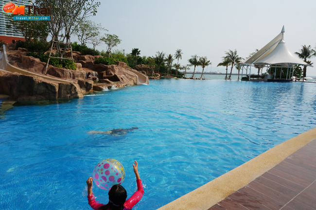 Movenpick Siam Hotel Pattaya pool 9