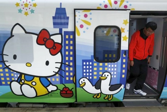 รถไฟด่วนพิเศษ Hello Kitty ในไต้หวัน เปิดให้บริการแล้วดาวน์โหลด (11)