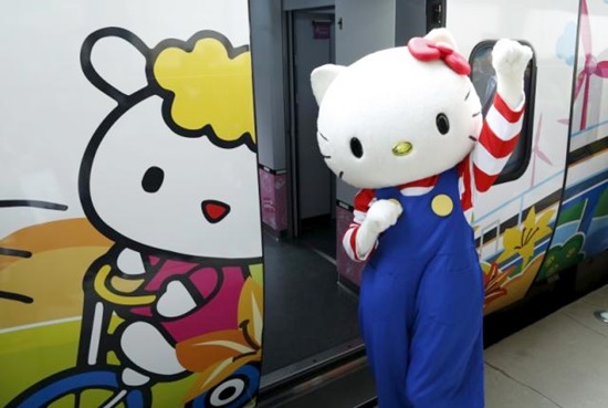 รถไฟด่วนพิเศษ Hello Kitty ในไต้หวัน เปิดให้บริการแล้วดาวน์โหลด (3)