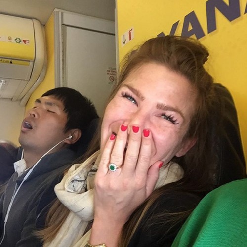 20 ภาพที่จะทำให้คุณร้องยี้! ระหว่างเดินทางบนเครื่องบินannoying-passenger-shaming-flight-travel-airlines-49__605