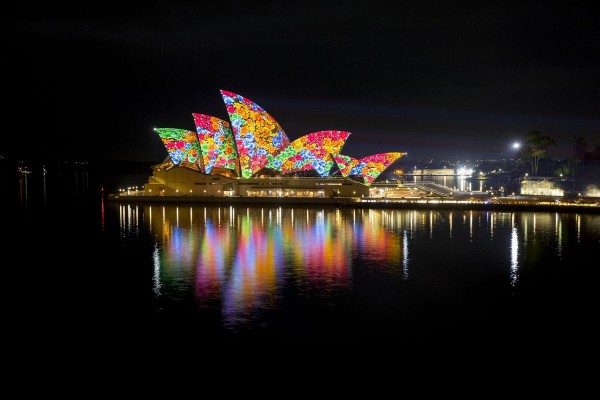 Festival turns Sydney into a hyperactive wonderland of light 7 (2)