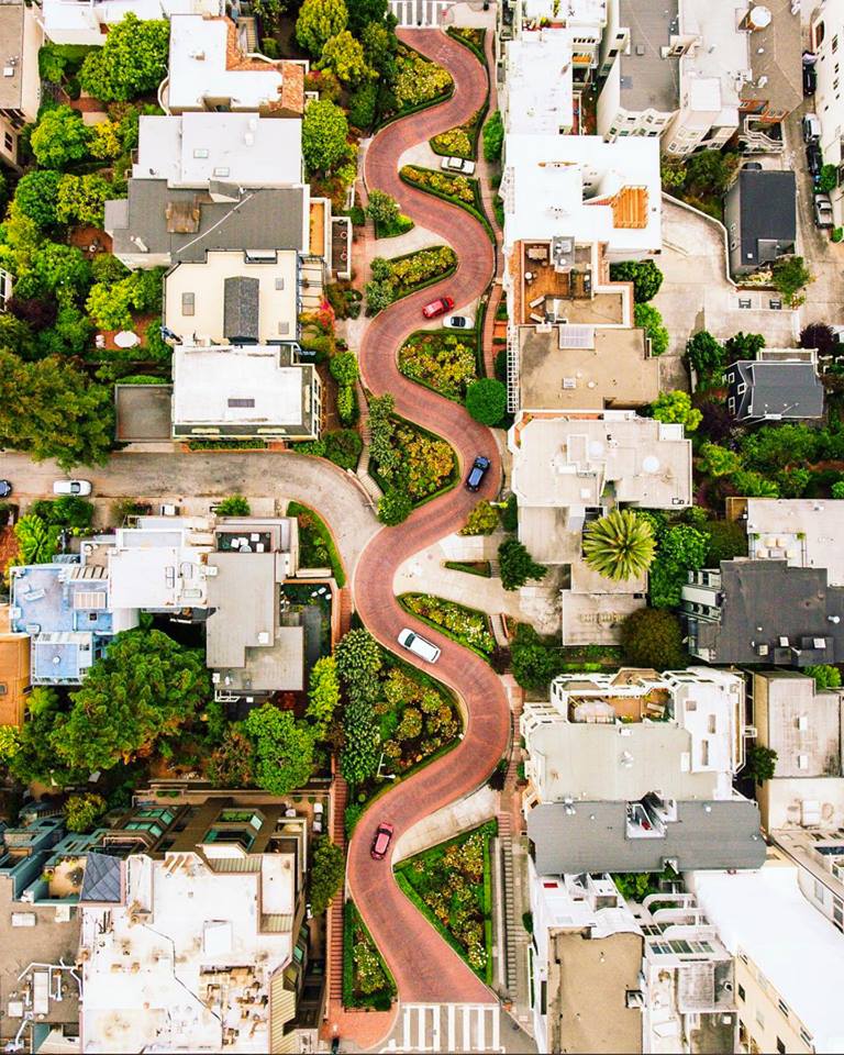 ถนนลอมบาร์ด (Lombard Street), ซานฟรานซิสโก, รัฐแคลิฟอร์เนีย , สหรัฐอเมริกา (USA)