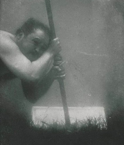 หลุยส์ บูตอง ภาพถ่ายใต้น้ำครั้งแรกของโลก เมื่อ 100 กว่าปีที่แล้ว
