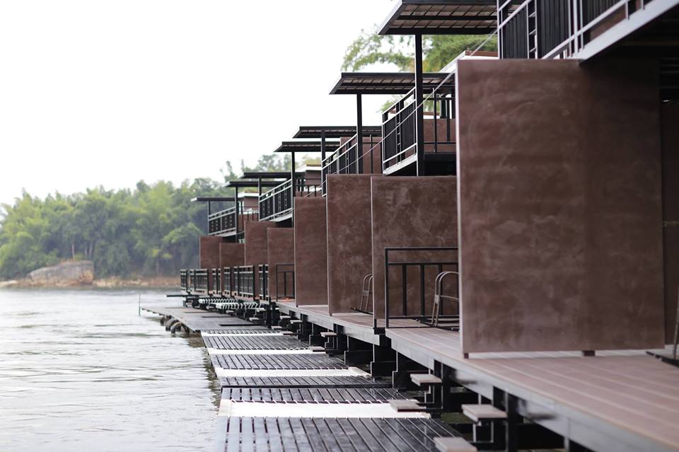  ห้องพักแบบ Floating Villas Kwai Tara Riverside Villas กาญจนบุรี