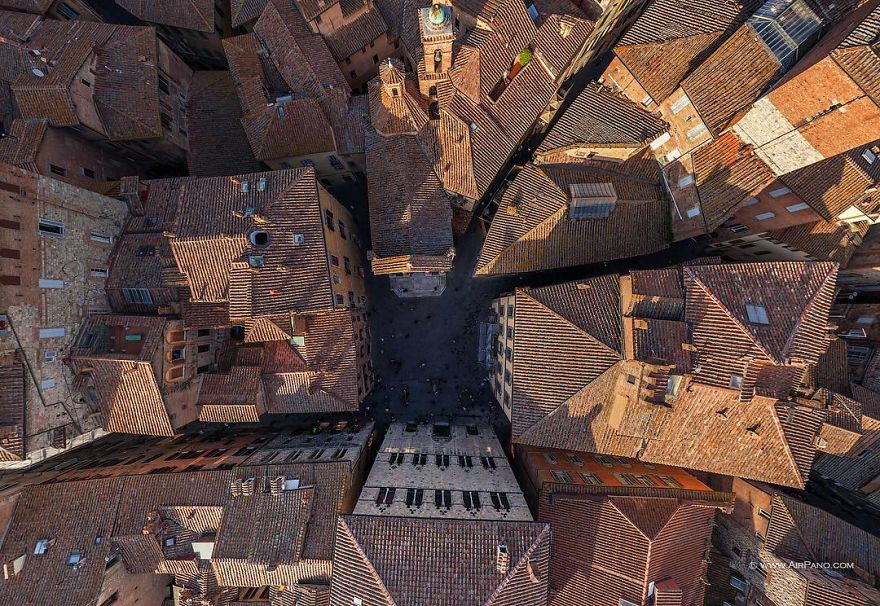 ซีเอนา (Siena)  ประเทศอิตาลี