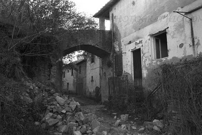 เมืองร้าง Deserted Town of Castelnuovo de’ Sabbioni, Italy