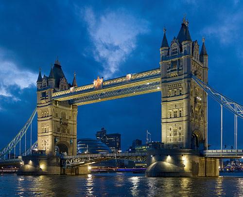 Tower Bridge กรุงลอนดอน ประเทศอังกฤษ