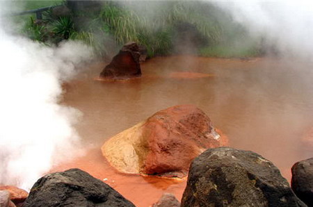บ่อ น้ำพุร้อนสีเลือด (Blood Pond Hot Spring) ที่เบป ปุ ประเทศญี่