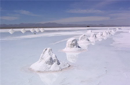 ทะเล เกลือ (salt flats) ที่ Salar de Uyuni ประเทศโบลิเวีย