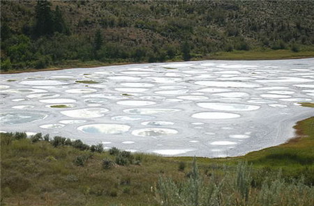 ทะเล สาปสปอท เลค (Spotted Lake) – ประเทศแคนาดา