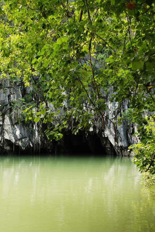 แม่น้ำใต้ดิน เปอร์โตปรินเซซา ในประเทศฟิลิปปินส์
