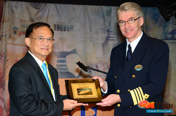 voyager_of_the_seas_01