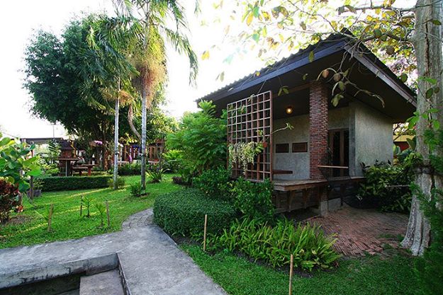 66665_155784837787763_1179942_n