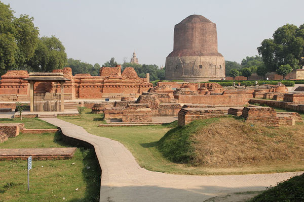Monastery_around_Dhamek_1