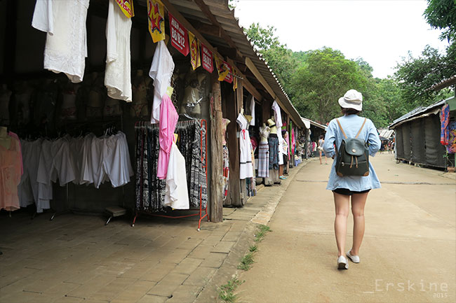 ร้านขายของฝาก, สะพานถ้ำกระแซ