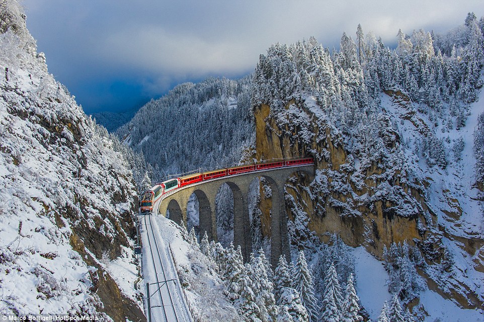 Bernina Express ที่สุดในโลก ที่เที่ยวยุโรป ที่เที่ยวสวิตเซอร์แลนด์ เส้นทางรถไฟ