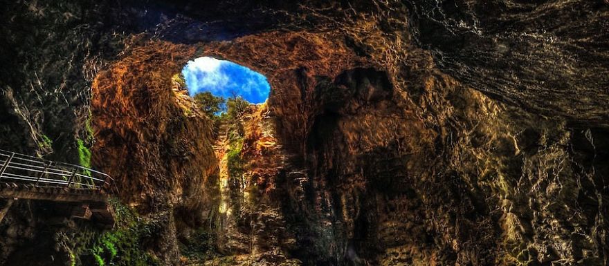 Friouato Cave ประเทศโมร็อคโค (Morocco)