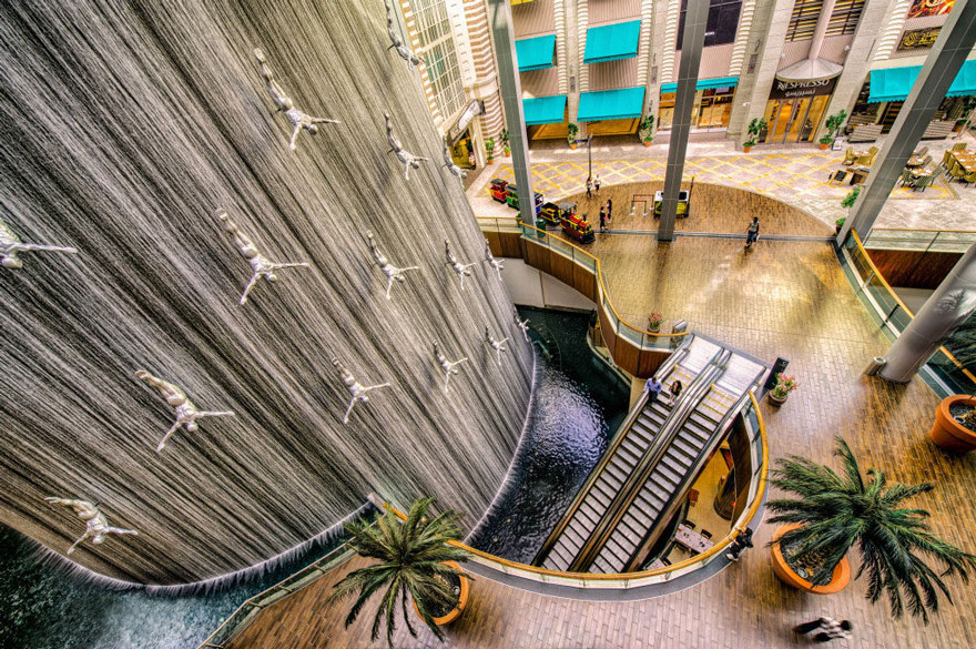 'the Divers Fountain' ดูไบ (Dubai) งสหรัฐอาหรับเอมิเรตส์ (United Arab Emirates)