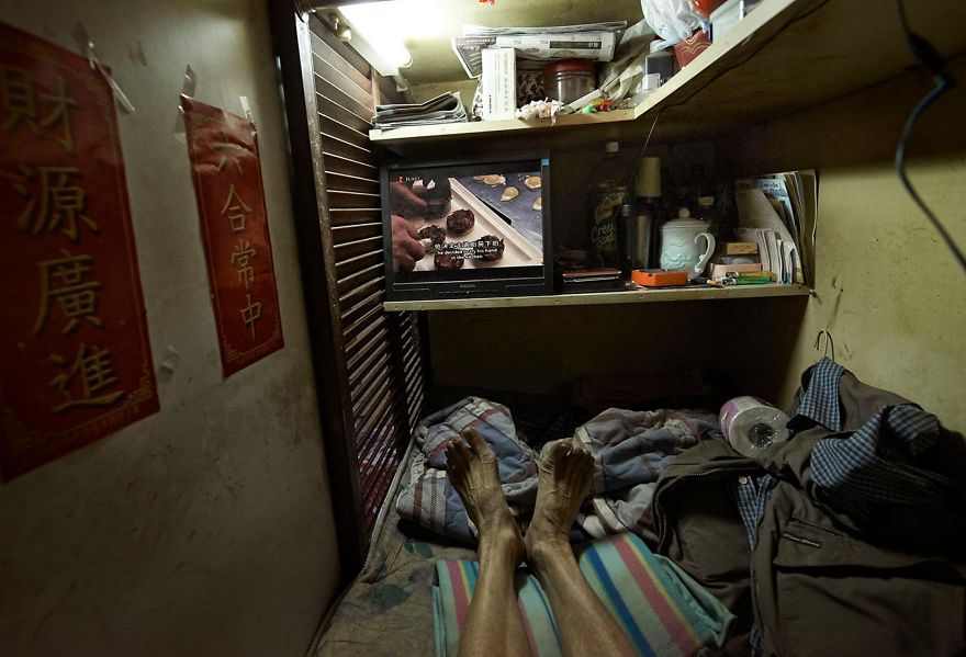 14 ภาพสุดช็อค! "ห้องโรงศพ" ที่อยู่อาศัยผิดกฏหมายในฮ่องกง
