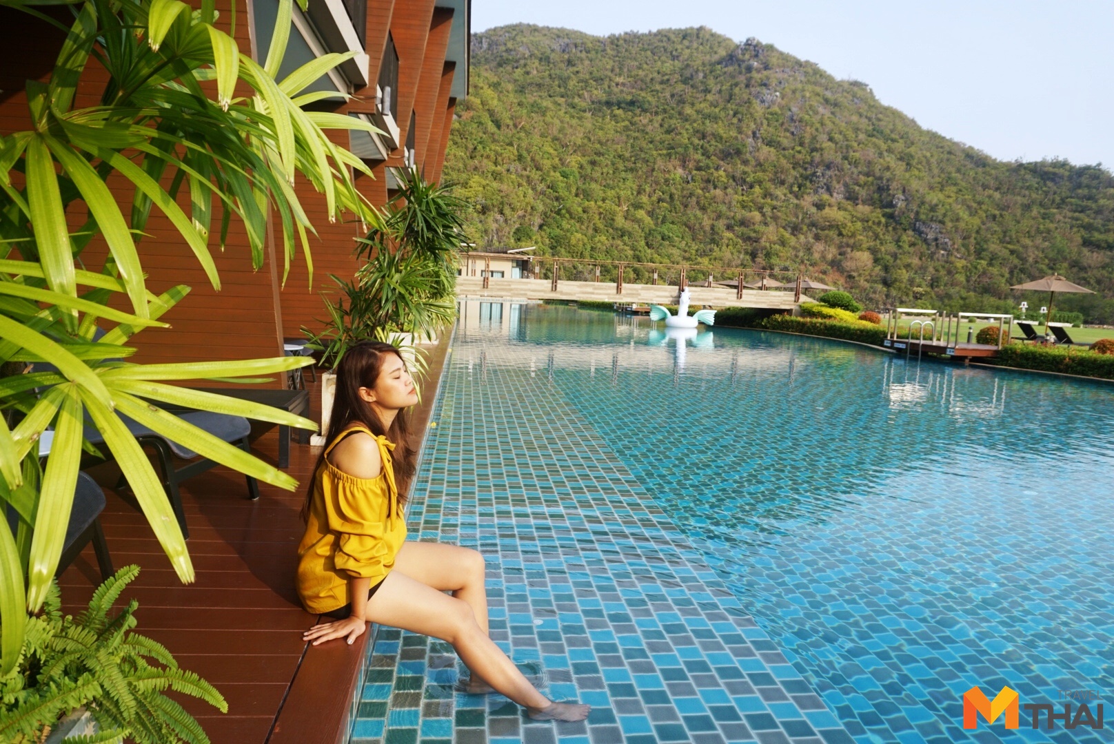 Away Pranburi Beach Resort จ.ประจวบคีรีขันธ์ จังหวัดประจวบคีรีขันธ์ ถ้ำพระยานคร ที่พักติดทะเล ที่พักปราณบุรี ที่พักใกล้กรุงเทพ ที่พักใกล้ชิดธรรมชาติ ที่เที่ยวจังหวัดประจวบคีรีขันธ์ ที่เที่ยวทะเล ที่เที่ยวประจวบคีรีขันธ์ ที่เที่ยวหน้าร้อน ปูละคอน พระที่นั่งคูหาคฤหาสน์ อะเวย์ ปราณบุรี บีช รีสอร์ท เขาสามร้อยยอด